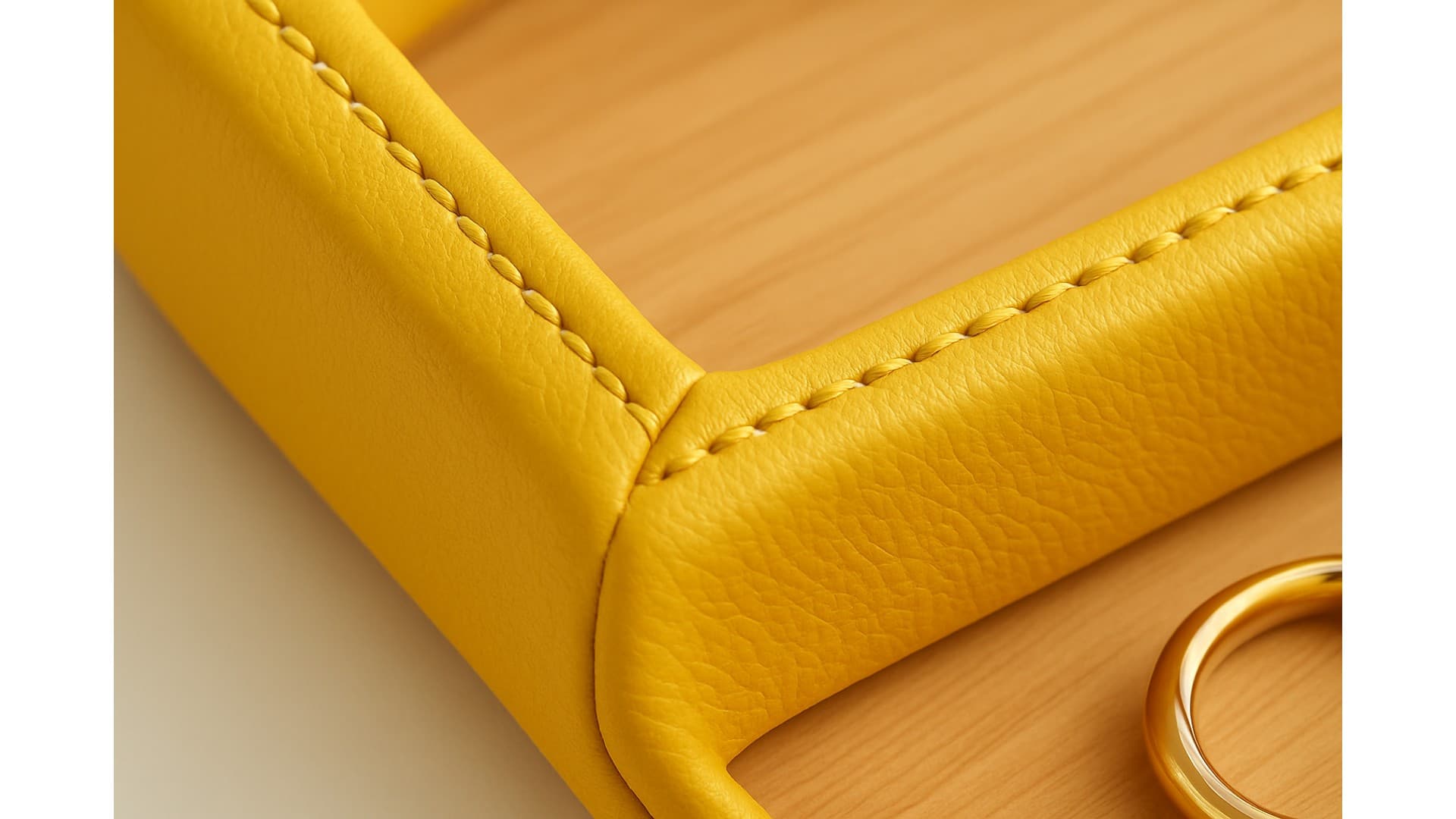 ถาดอเนกประสงค์หุ้มหนังพรีเมี่ยม ดีไซน์โมเดิร์น